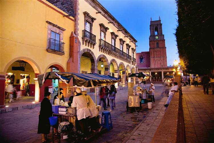Street food in San Miguel de Allende. Image by Douglas Peebles / age fotostock / Getty Images